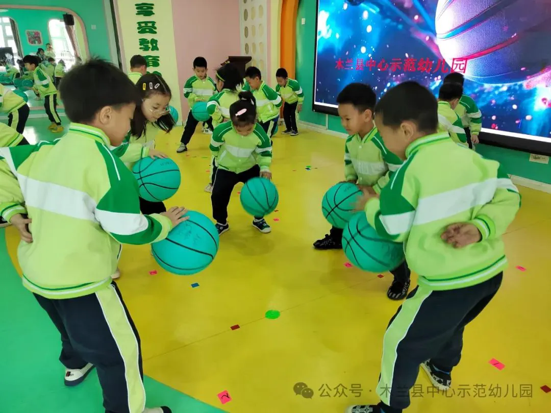 如何根据篮球比赛的不同阶段调整力量训练强度?_1